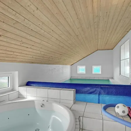Vakantiehuis In With Sauna